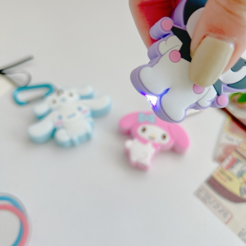 🎈彩虹尾巴🎈三麗鷗造型伸縮易拉扣附燈 大耳狗 美樂蒂 酷洛米 登山扣環 易拉扣 伸縮扣-細節圖5