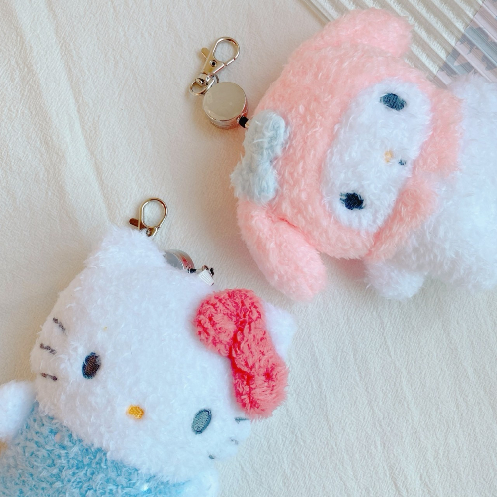 🎈彩虹尾巴🎈三麗鷗QQ毛全身造型伸縮票卡套 KITTY 美樂蒂 吊飾娃娃 絨毛娃娃吊飾-細節圖7