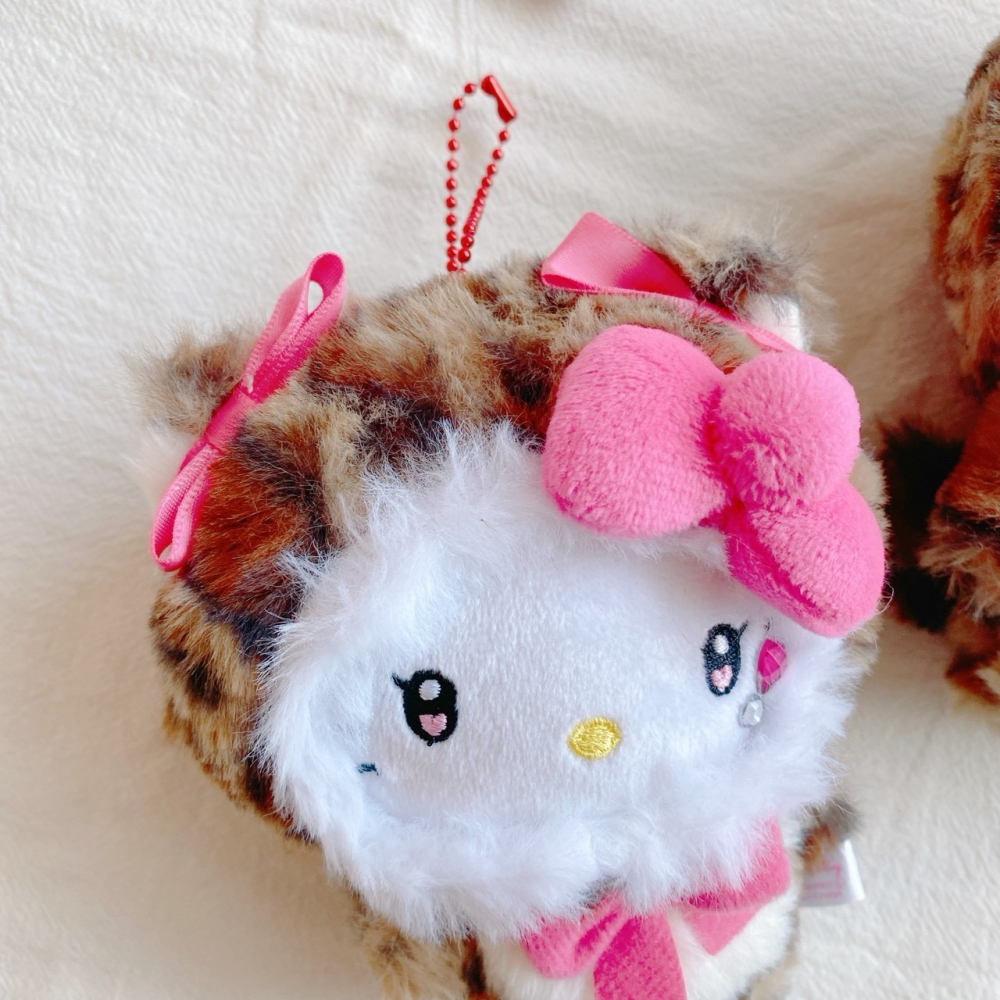 🎈彩虹尾巴🎈KITTY豹紋水鑽系列珠鍊娃娃包吊飾 凱蒂貓 娃娃吊飾-細節圖3