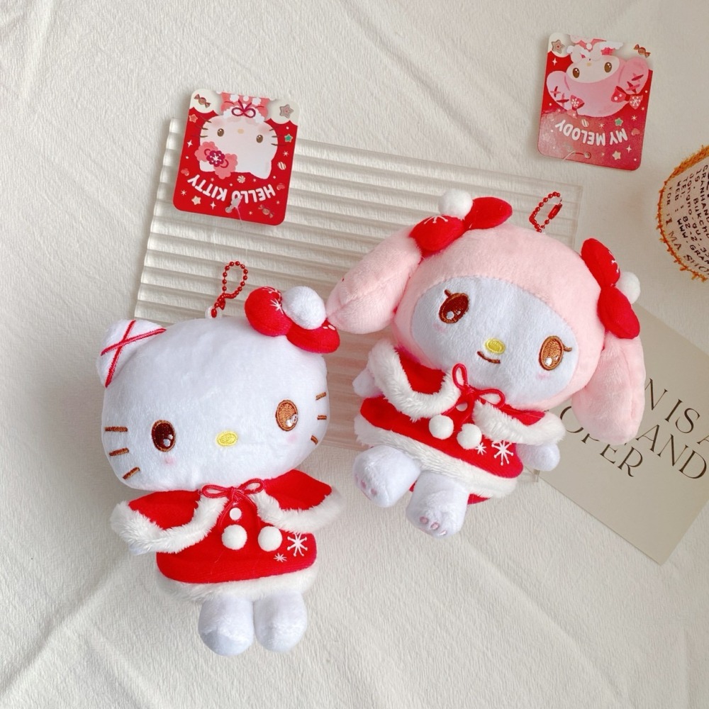 🎈彩虹尾巴🎈三麗鷗冬季披風系列珠鍊娃娃包吊飾 KITTY 美樂蒂 大耳狗 酷洛米 聖誕系列 紅色 緞帶 聖誕節-細節圖7