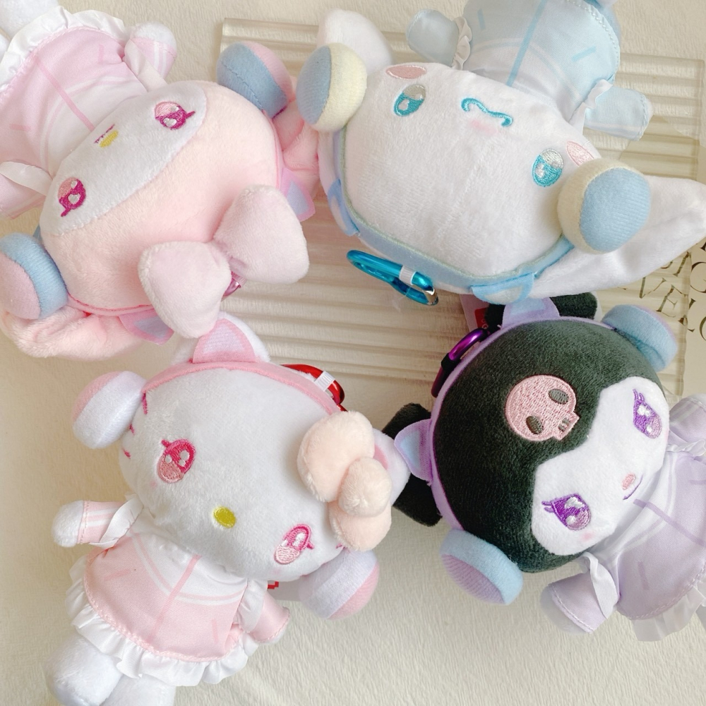 🎈彩虹尾巴🎈三麗鷗貓耳天使系列愛心扣娃娃包吊飾 KITTY 美樂蒂 大耳狗 酷洛米 耳機 愛心扣 娃娃吊飾 玩偶-細節圖4