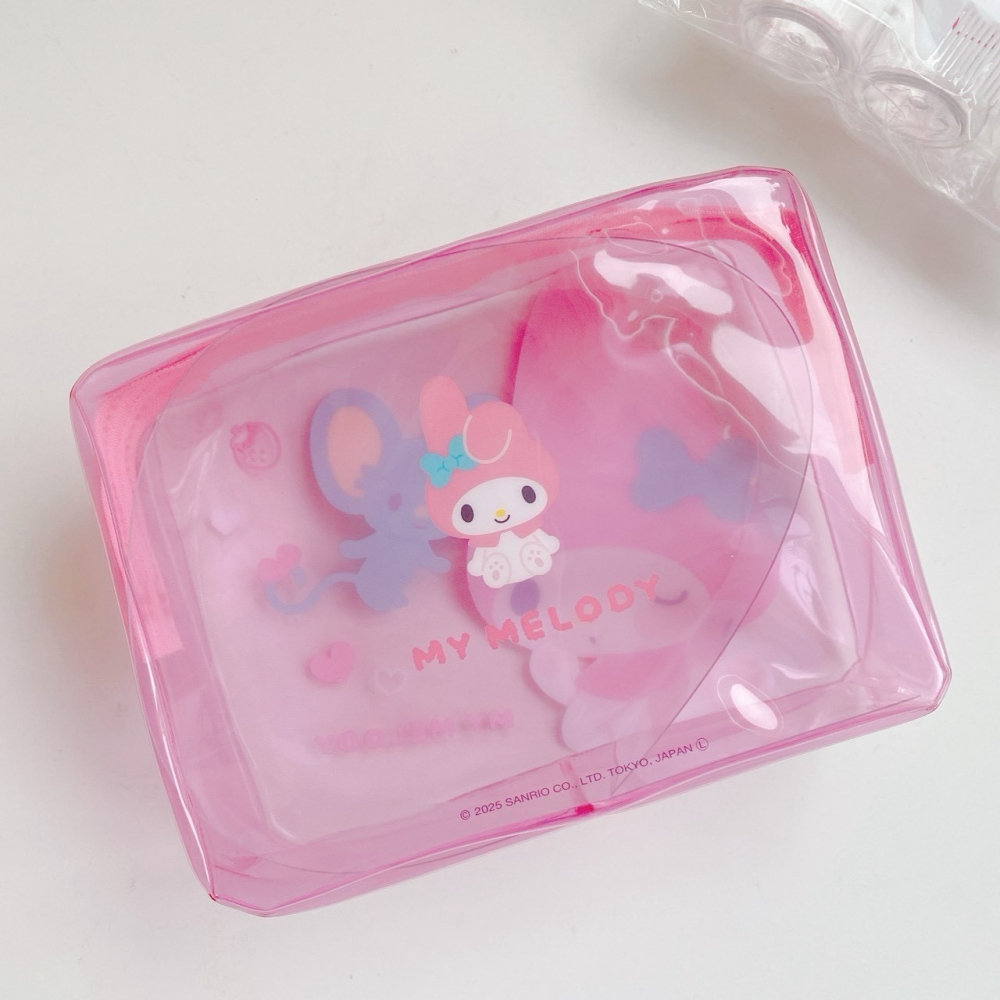 🎈彩虹尾巴🎈三麗鷗PVC化妝包附盥洗組 KITTY 大耳狗 美樂蒂 酷洛米人魚漢頓 透明收納包小物包萬用包旅行盥洗包-細節圖3