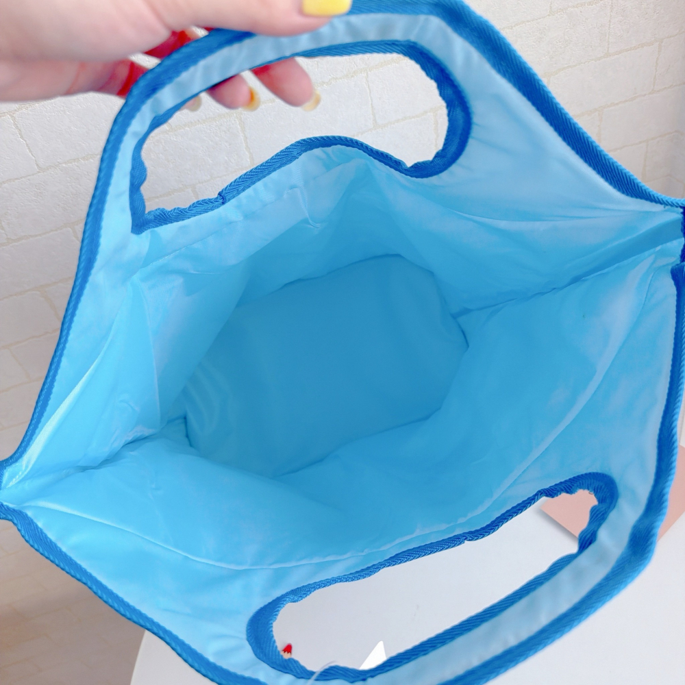 🎈彩虹尾巴🎈三眼怪手提收納置物袋 附蓋收納置物桶 購物袋 手提袋 淺藍色 小物收納 雲朵-細節圖3