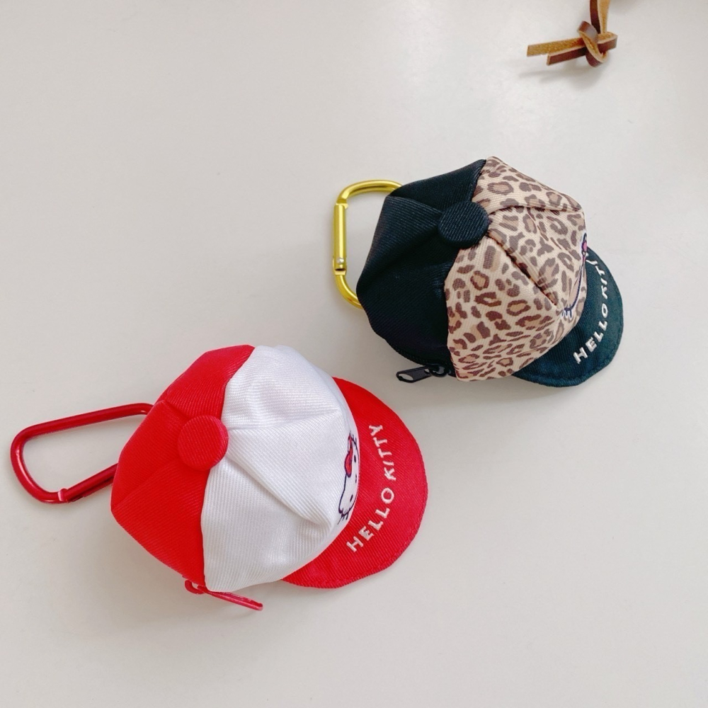 🎈彩虹尾巴🎈KITTY帽子造型萬用包附扣 三麗鷗 豹紋 帽子造型零錢包 凱蒂貓 Hello Kitty 棒球帽造型-細節圖3
