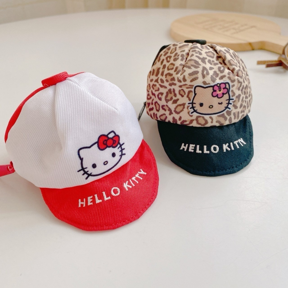 🎈彩虹尾巴🎈KITTY帽子造型萬用包附扣 三麗鷗 豹紋 帽子造型零錢包 凱蒂貓 Hello Kitty 棒球帽造型-細節圖6