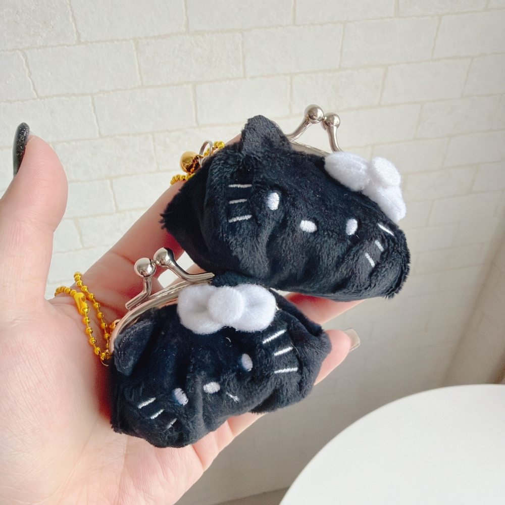 🎈彩虹尾巴🎈日本KITTY迷你珠扣零錢包附鍊 Hello Kitty 黑色 絨毛造型口金零錢包附吊練 大臉-細節圖6