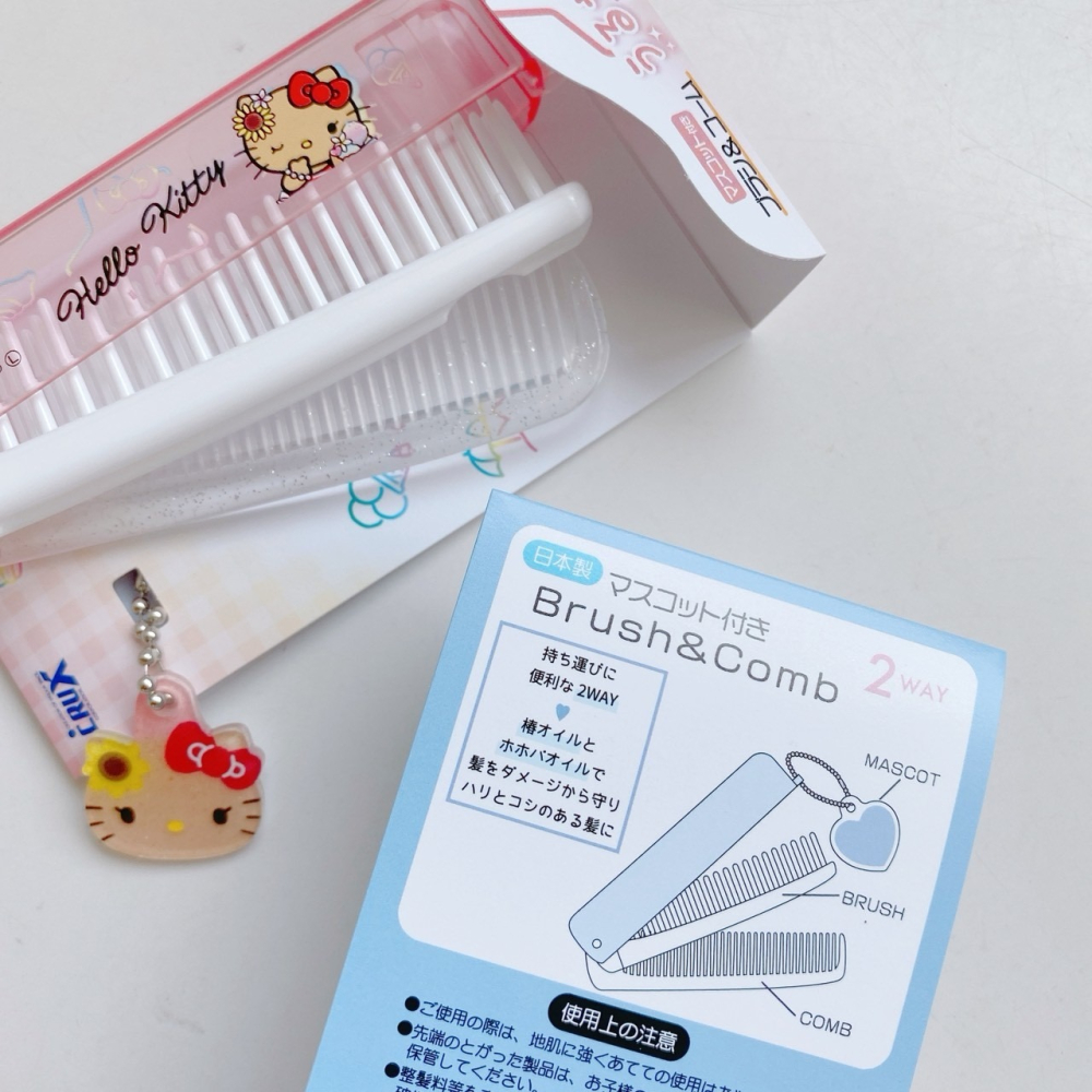 🎈彩虹尾巴🎈日本製三麗鷗夏日扶桑花系列2WAY摺疊梳子 Hello Kitty 凱蒂貓 梳子 夏天 日曬 日燒烤焦-細節圖4