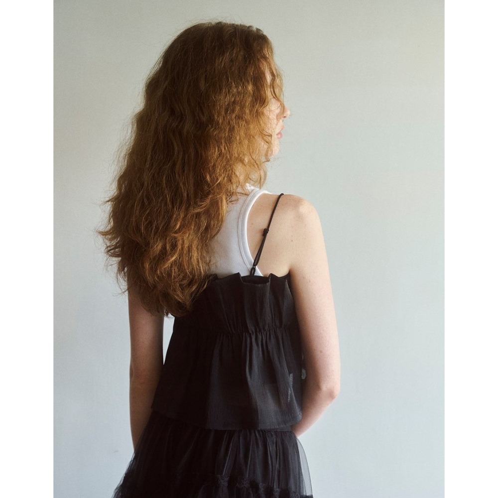 （全新）PAZZO 微透肌皺皺紗造型細肩帶上衣(黑 / S)-細節圖5