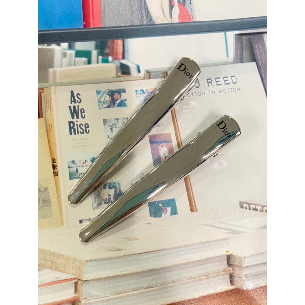 ✨失心瘋頻道✨⚠現貨⚠經典DIOR電鍍金屬髮夾(1入) 裸裝-細節圖2
