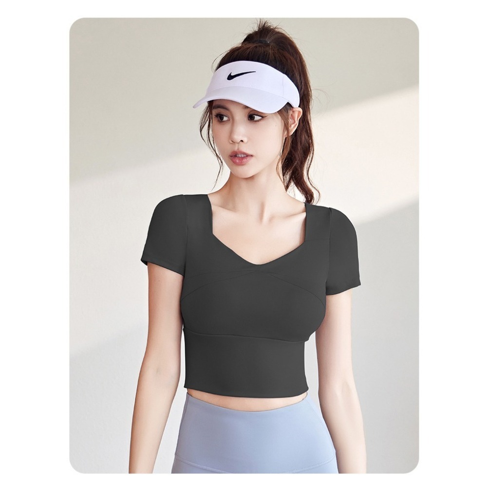 【JDUDS】運動瑜珈短袖上衣  V領運動上衣 裸感透氣健身短袖  瑜珈短袖 自帶胸墊 修身 顯瘦 運動短T-細節圖6