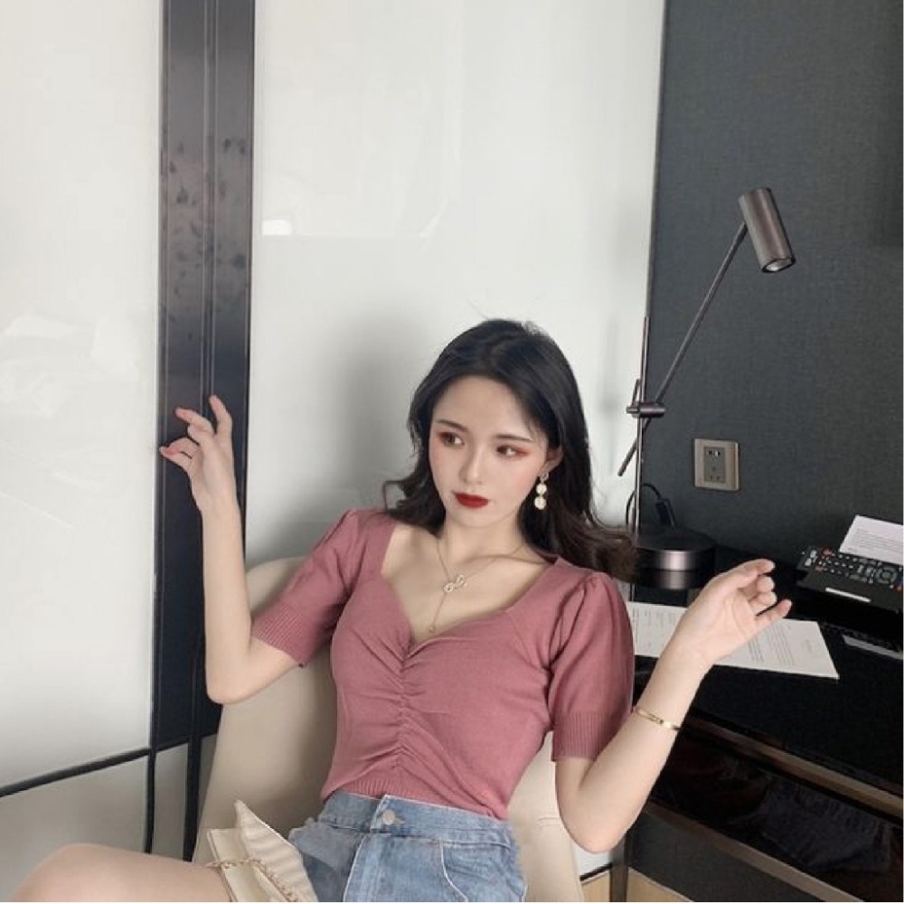 【JDUDS】 夏季時尚復古泡泡袖短款打底修身V領短袖針織短T 拉皺V領泡泡T 可甜可鹹-細節圖3