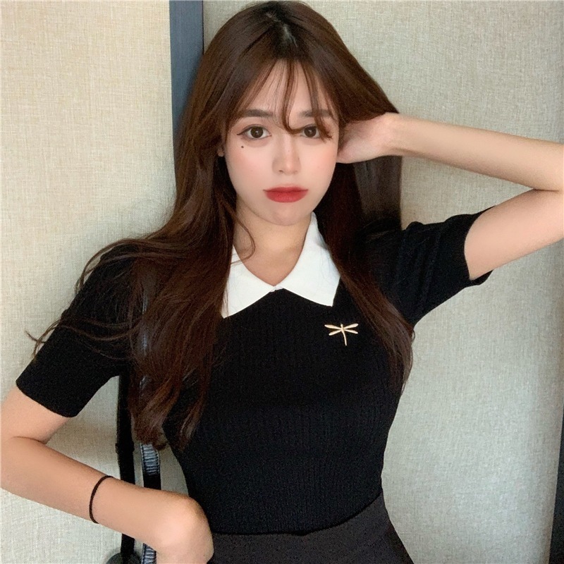 【JDUDS】蜻蜓刺繡針織短袖polo衫 針織條紋上衣 翻領拼色上衣 刺繡小標上衣-細節圖2