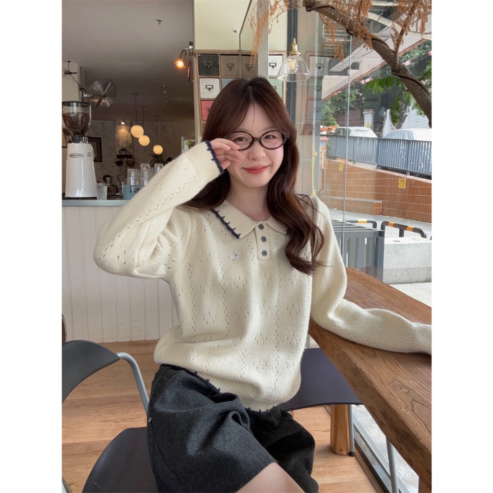 【菲灰及白】預購款_甜美翻領刺繡長袖針織毛衣-細節圖4