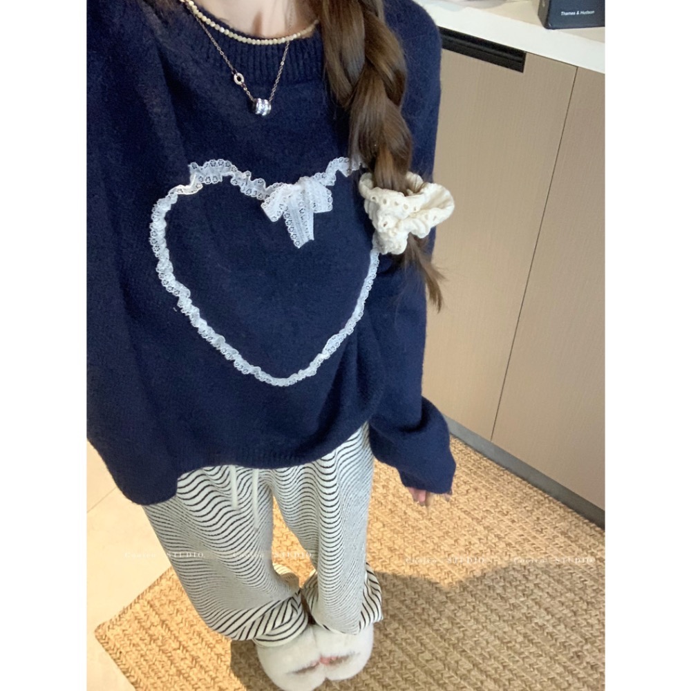 【菲灰及白】預購款_甜美蕾絲愛心蝴蝶結針織毛衣-細節圖4