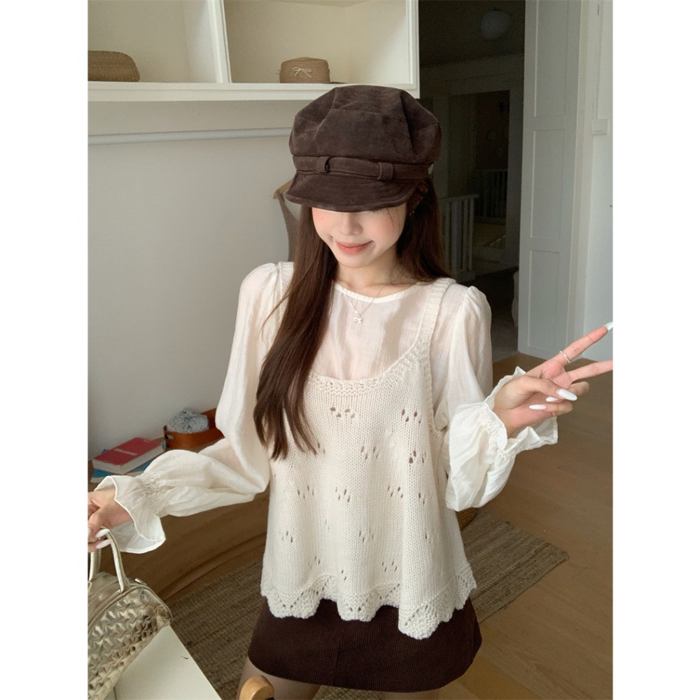 【菲灰及白】預購款_氣質鏤空針織背心搭配長袖白色上衣-細節圖2