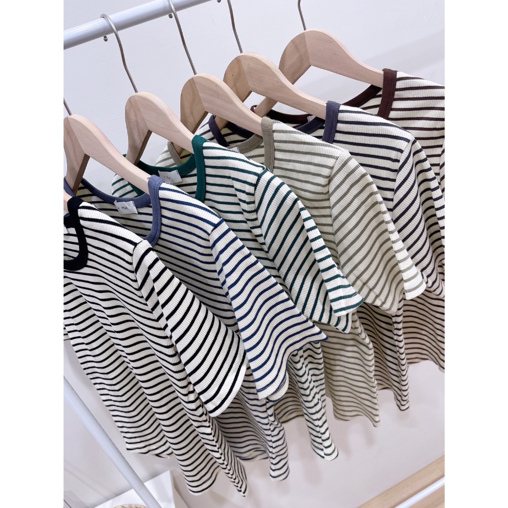 7001 百搭顯瘦配色領條紋上衣-細節圖3