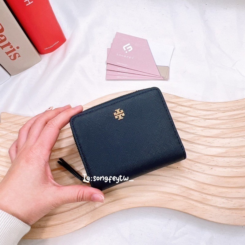 美國代購🇺🇸台灣現貨 Tory Burch｜TB Emerson 小金Logo 防刮兩折短夾-細節圖2