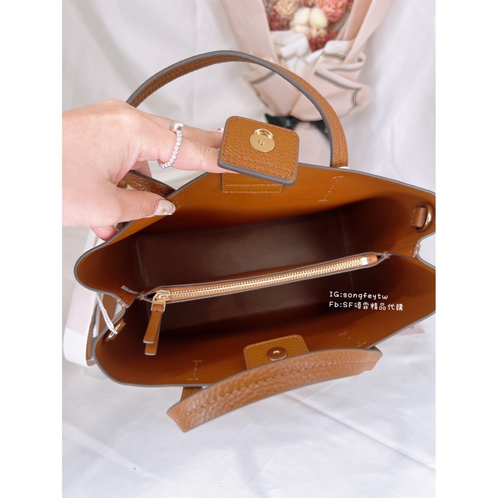 美國代購🇺🇸台灣現貨 Tory Burch 荔枝牛皮 黛妃包 三層托特包 手提斜背包-細節圖8