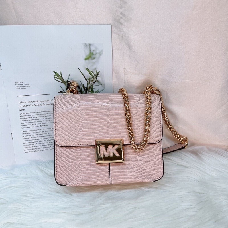 美國代購 台灣現貨 MK 簍空logo 信封包 肩背包 斜背包-細節圖5