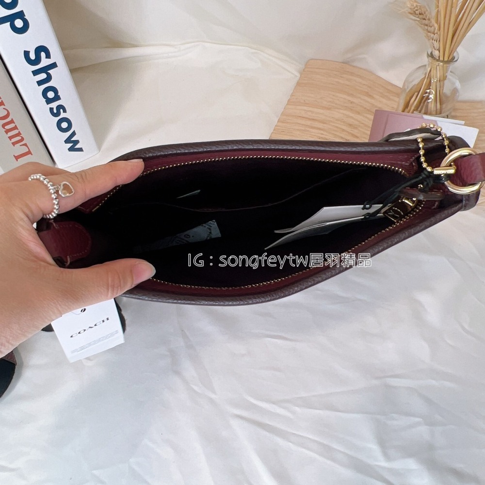 美國代購🇺🇸台灣現貨 Coach 文件包 斜背包-細節圖4