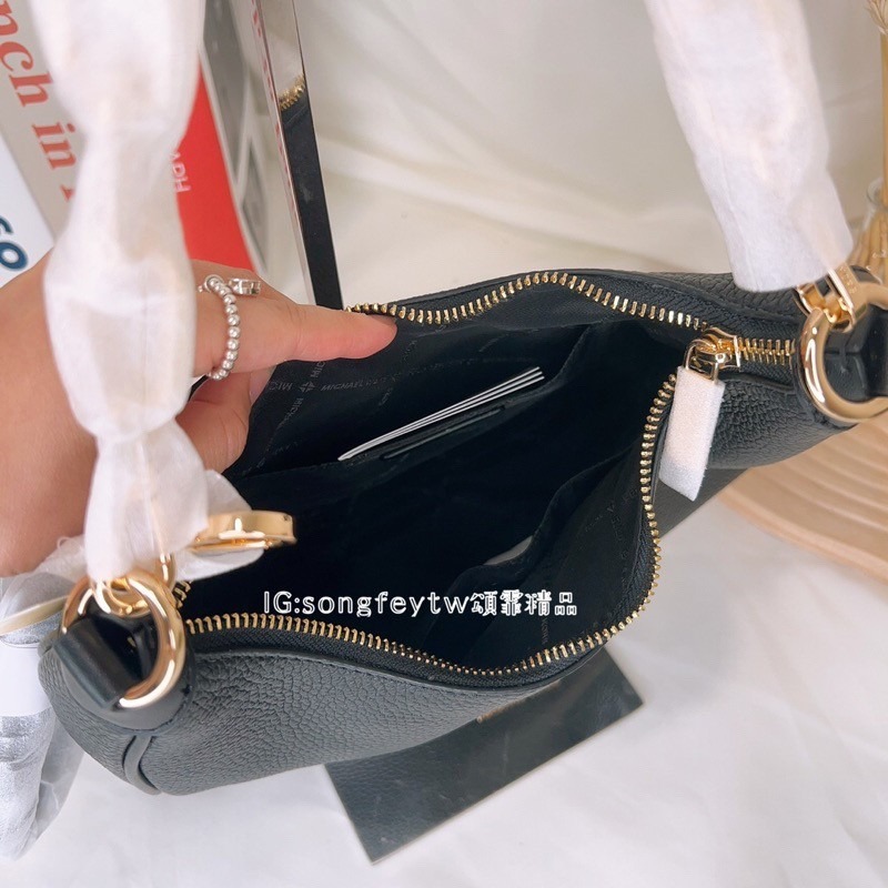 美國代購🇺🇸台灣現貨 MK 半月包 肩背包 斜背包-細節圖3