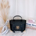 美國代購🇺🇸台灣現貨 Michael Kors MK 曼哈頓包 信封包 郵差包 手提斜背包-規格圖8
