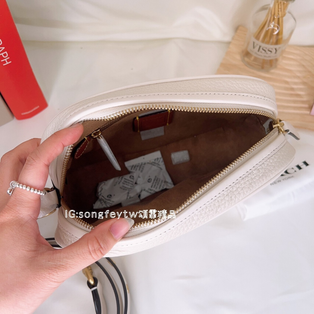 美國代購🇺🇸台灣現貨 Coach 專櫃款 相機包 斜背包-細節圖2