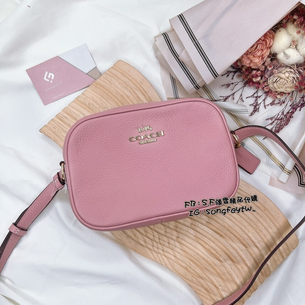 美國代購🇺🇸台灣現貨 Coach 小款相機包 斜背包-細節圖10