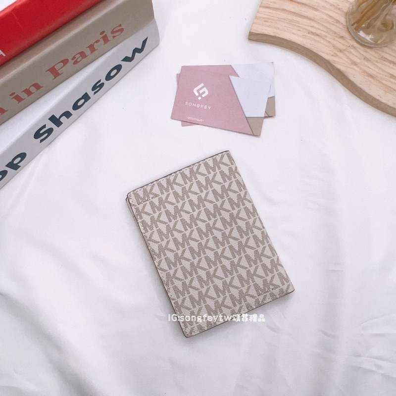 美國代購🇺🇸台灣現貨 Michael Kors｜MK 護照夾 - 有拉鍊款-細節圖5