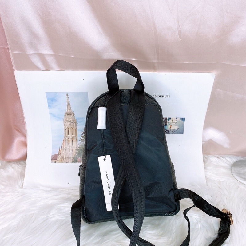 美國代購🇺🇸台灣現貨 Marc Jacobs 荔枝皮革 小後背 前口袋後背包-細節圖5