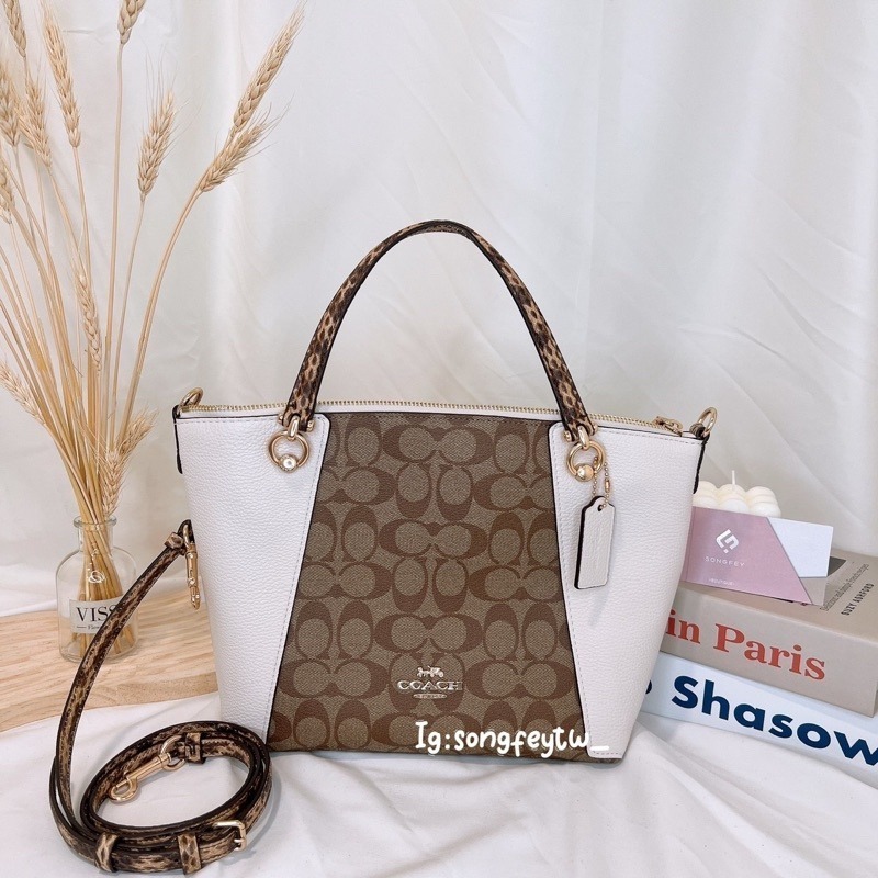 美國代購🇺🇸台灣現貨 Coach 經典 水餃包 肩背包 斜背包-細節圖7