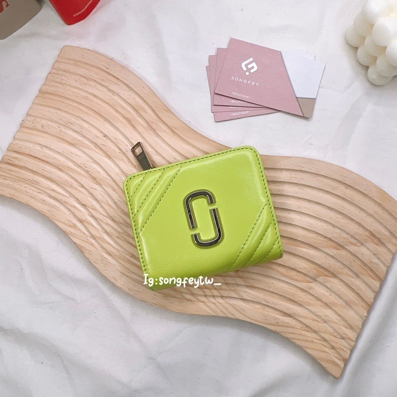 美國代購🇺🇸台灣現貨 Marc Jacobs｜MJ 專櫃款 羊皮短夾-細節圖2