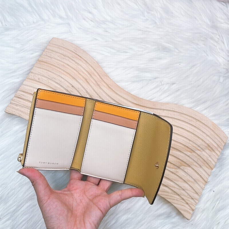 美國代購🇺🇸台灣現貨 Tory Burch 專櫃款Robinson三折短夾-細節圖2