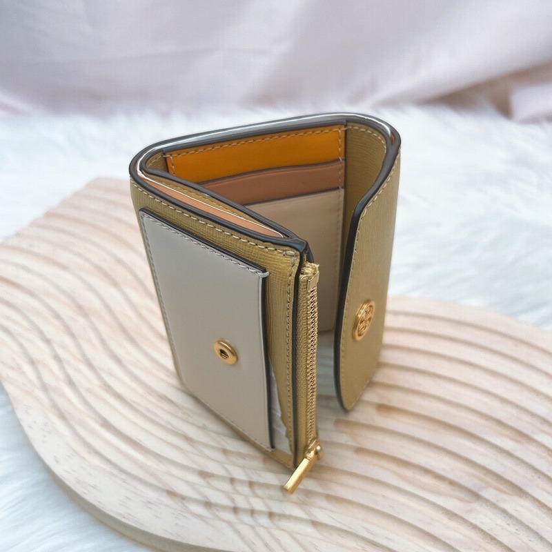 美國代購🇺🇸台灣現貨 Tory Burch 專櫃款Robinson三折短夾-細節圖3