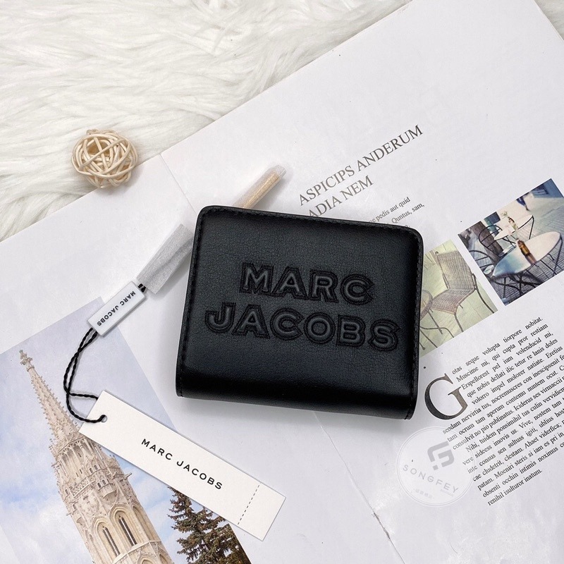 美國代購🇺🇸台灣現貨 MARC JACOBS 短夾 MJ 兩折字樣短夾-細節圖2