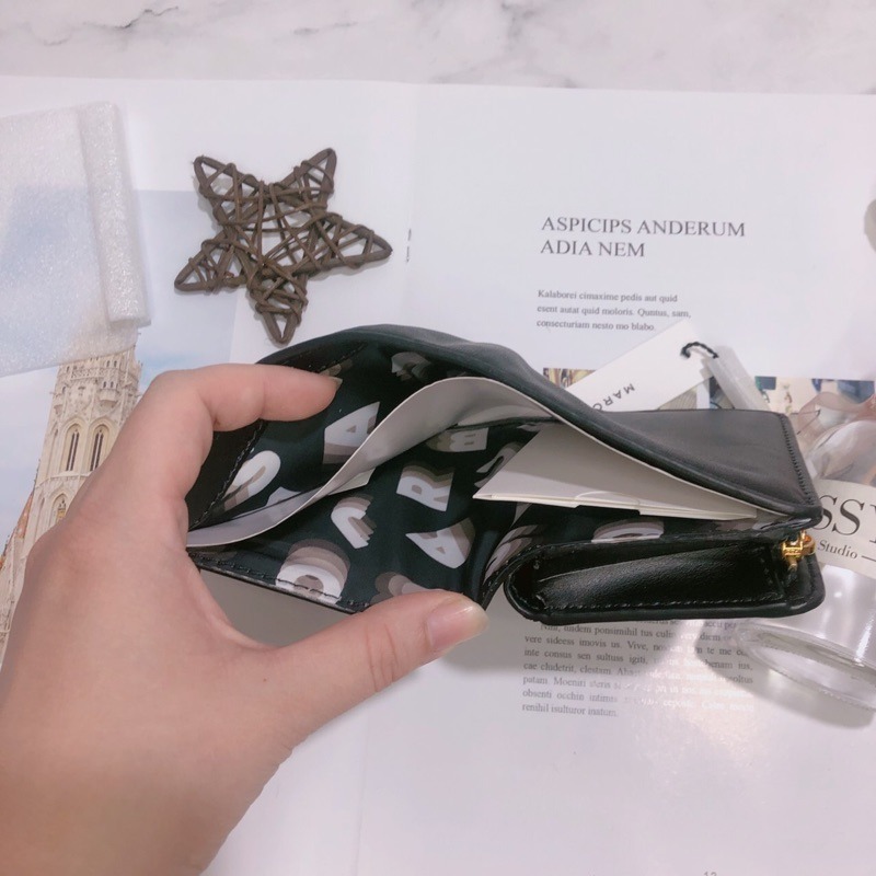 美國代購🇺🇸台灣現貨 MARC JACOBS 短夾 MJ 兩折字樣短夾-細節圖5