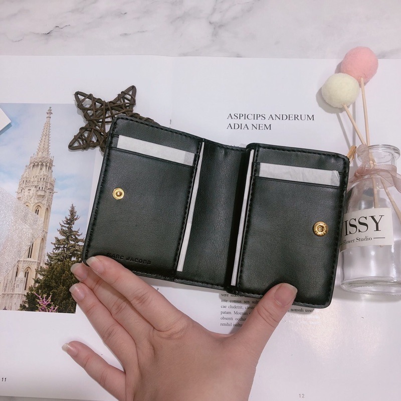 美國代購🇺🇸台灣現貨 MARC JACOBS 短夾 MJ 兩折字樣短夾-細節圖10