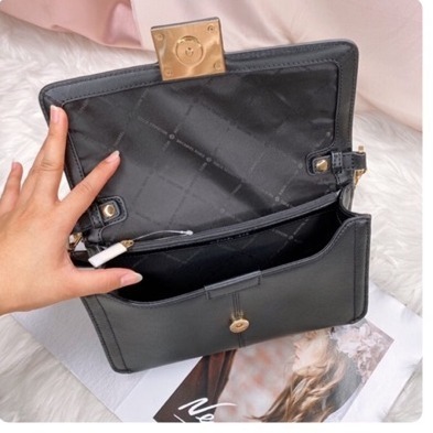 美國代購🇺🇸台灣現貨 MICHAEL KORS SONIA系列 簍空磁釦翻蓋鍊帶信封包-細節圖5