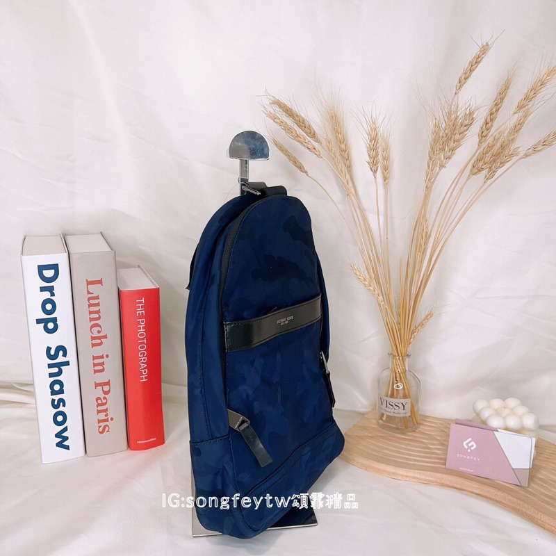 美國代購🇺🇸台灣現貨 MK 男款 尼龍胸包 情人節-細節圖3