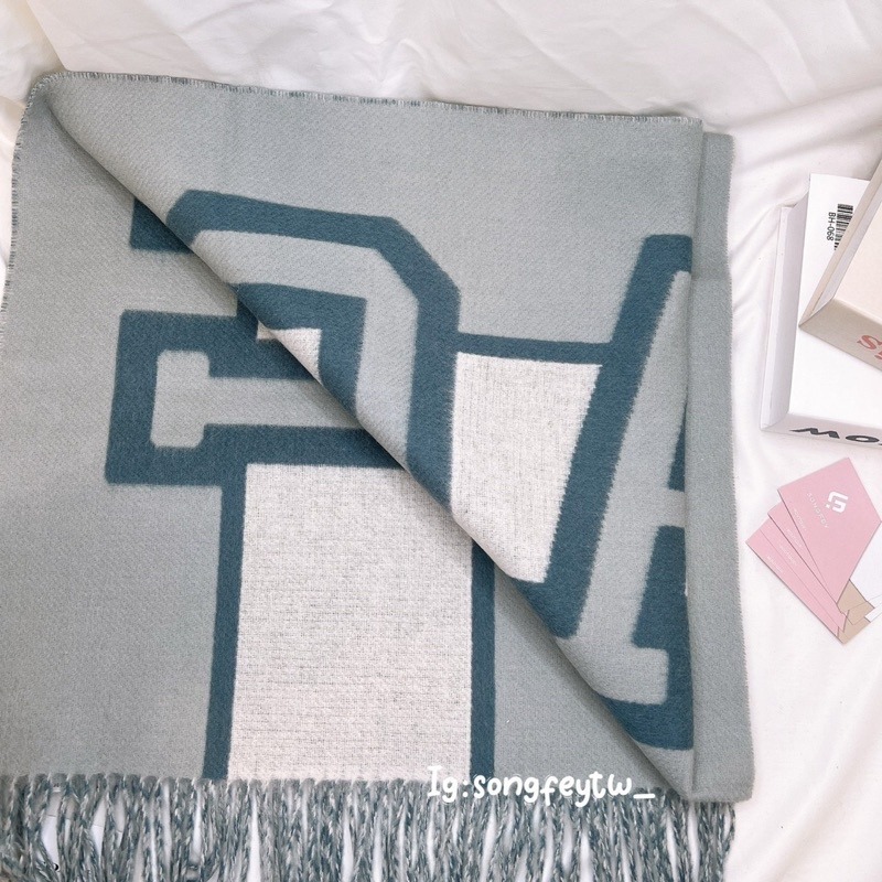 美國代購🇺🇸台灣現貨 Coach 羊毛披肩 圍巾-細節圖5