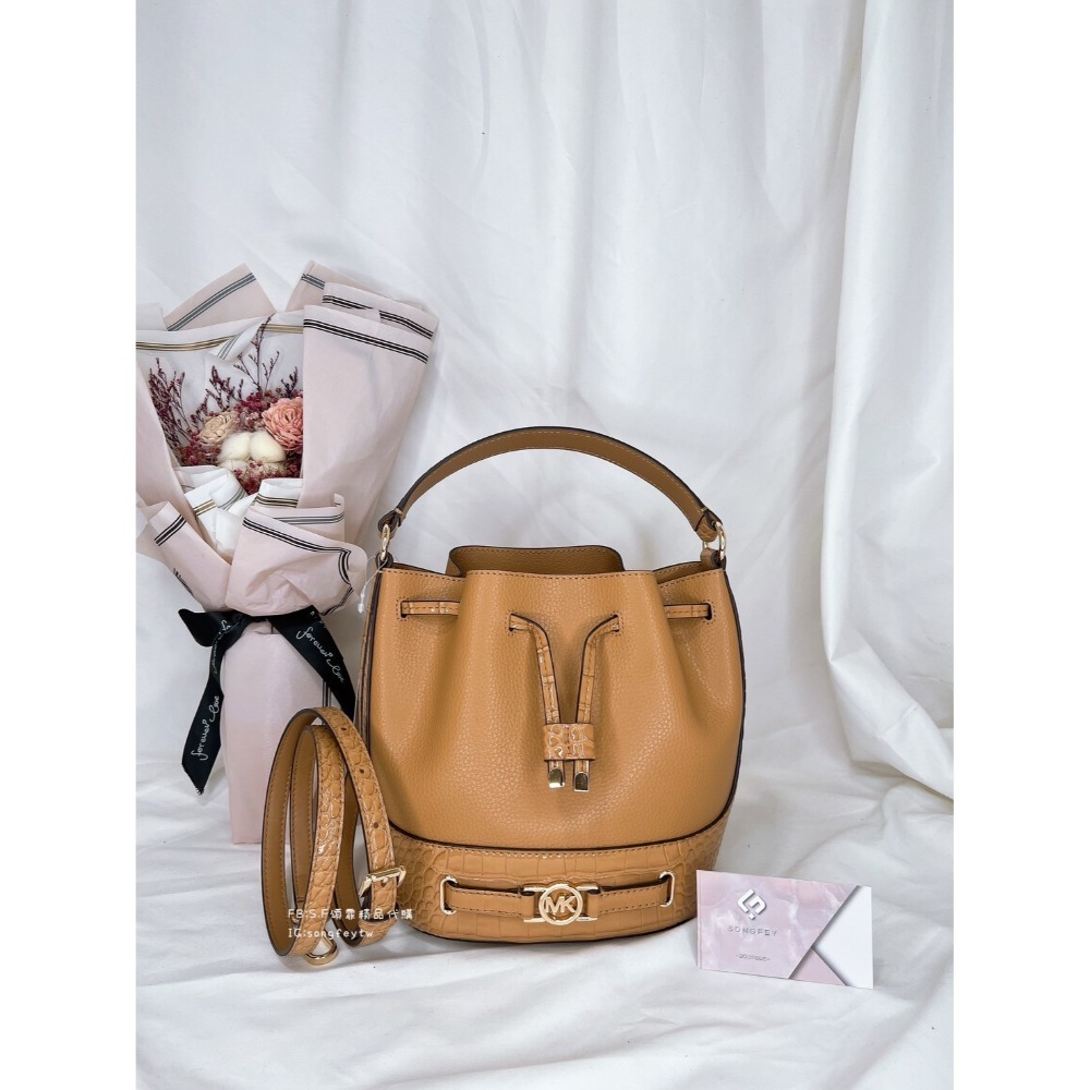 美國代購 台灣現貨 MK 水桶包 荔枝牛皮 水桶包 肩背包 斜背包-規格圖10