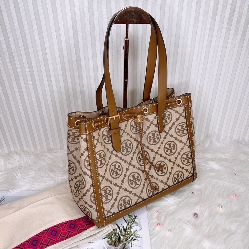 美國代購🇺🇸台灣現貨 Tory Burch｜TB 專櫃款 T Monogram 系列 抽繩托特包 - 小款-細節圖4