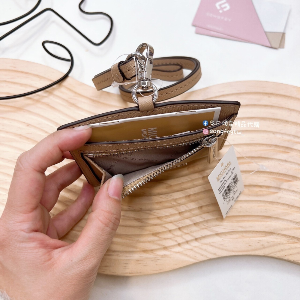 美國代購🇺🇸台灣現貨 MK 證件掛繩零錢包 卡片零錢包 橫版-細節圖6