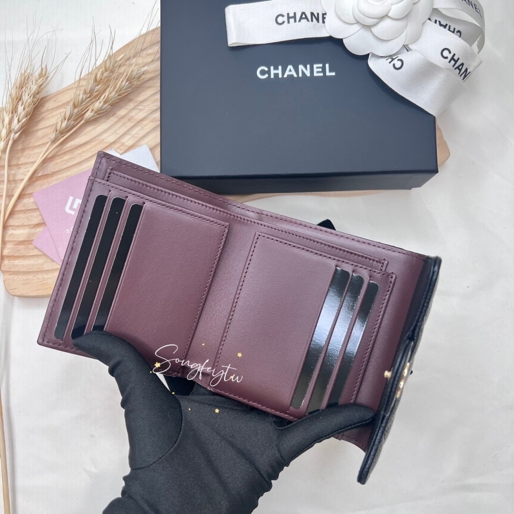 歐美代購 台灣現貨 Chanel 香奈兒 經典三折短夾-細節圖4
