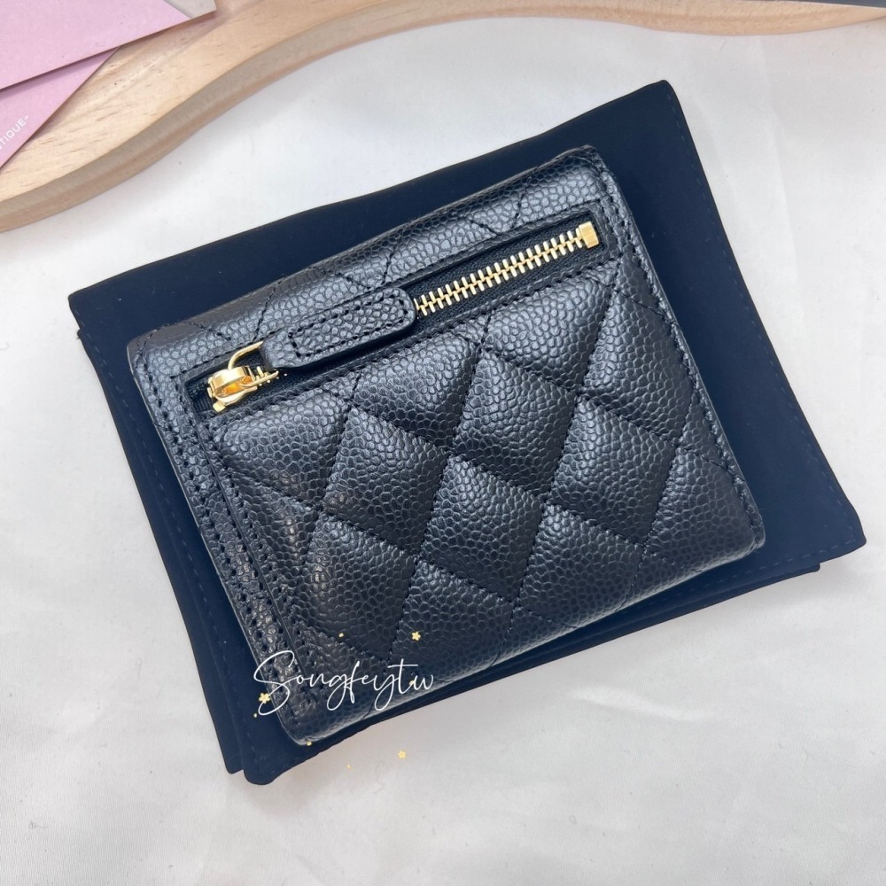 歐美代購 台灣現貨 Chanel 香奈兒 經典三折短夾-細節圖6
