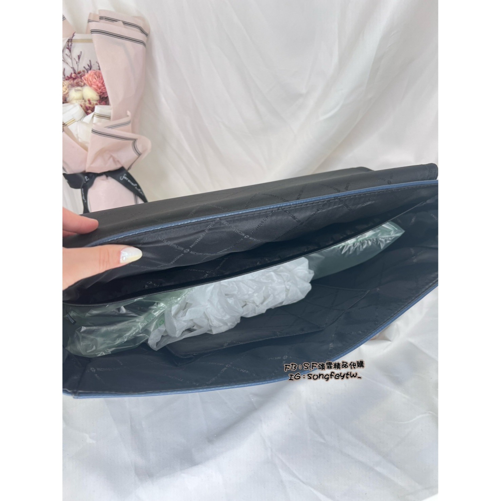 美國代購🇺🇸台灣現貨 MK 男款 掀蓋郵差包  側背包 斜背包 情人節 父親節-細節圖2