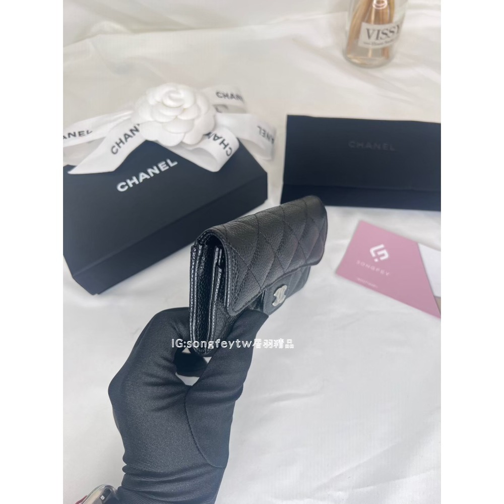 歐美代購🇺🇸台灣現貨 Chanel 黑銀 荔紋小牛皮 信封卡包-細節圖4