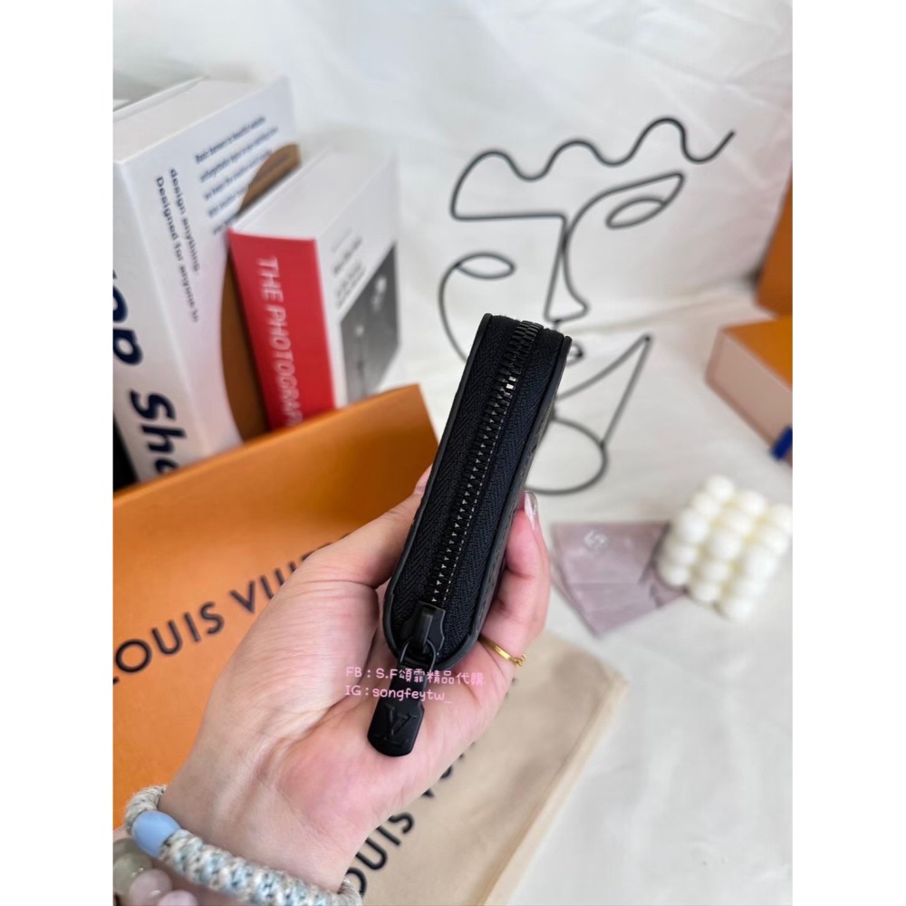 歐美代購🇺🇸臺灣現貨  Louis Vuitton｜LV 男款 壓紋 拉鍊長夾-細節圖6