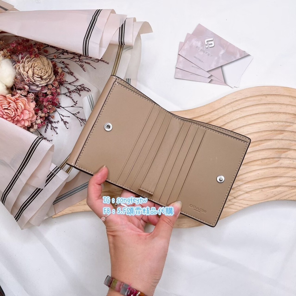 美國代購🇺🇸台灣現貨 COACH  新款喬治短夾  兩折短夾-細節圖3