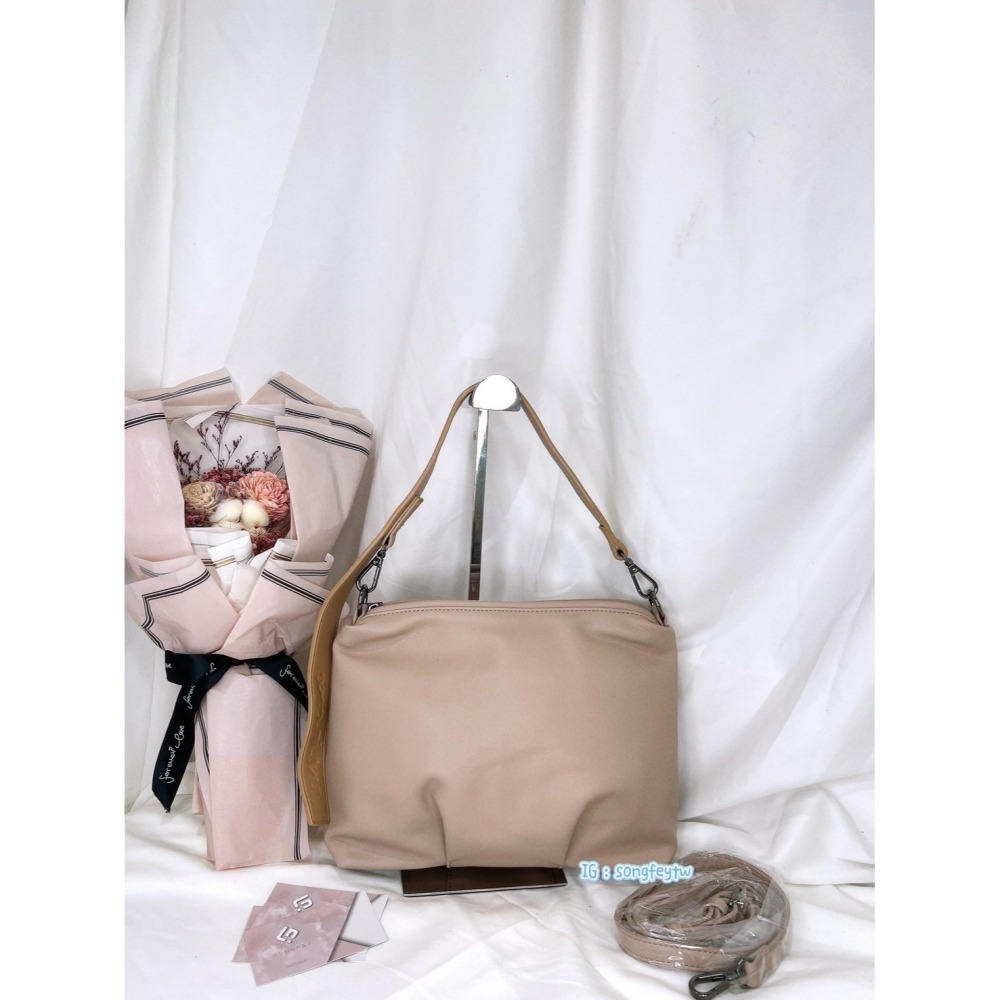 台灣現貨 Just.in.case 雲朵包 泰國小綜品牌 肩背包 斜背包-細節圖5